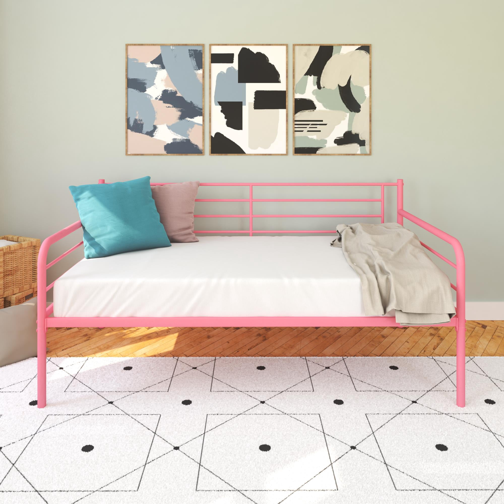 Metal Daybed, Pink