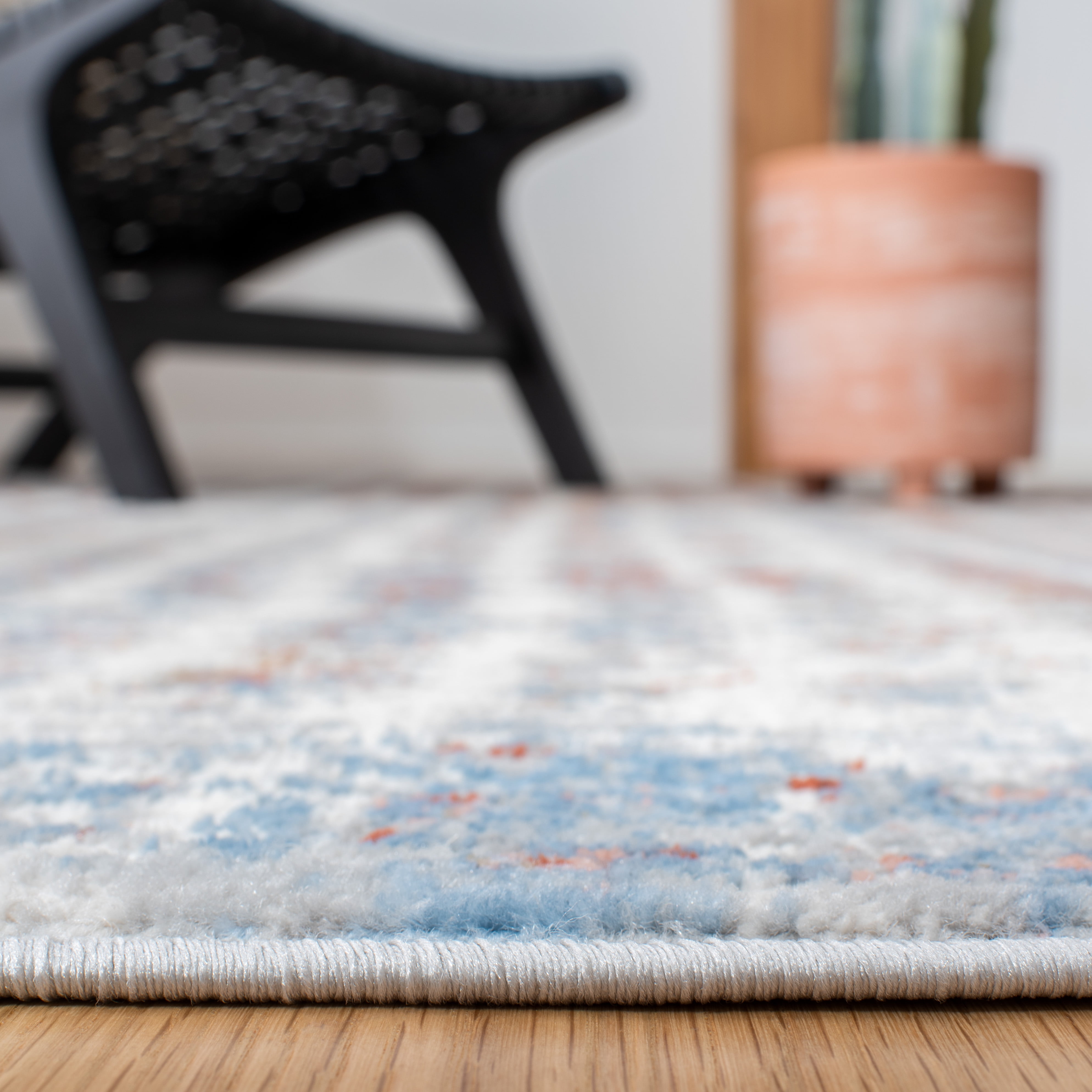 SAFAVIEH Amelia Denny Distressed Area Rug, Gray/Rust, 4'5" x 6'5"