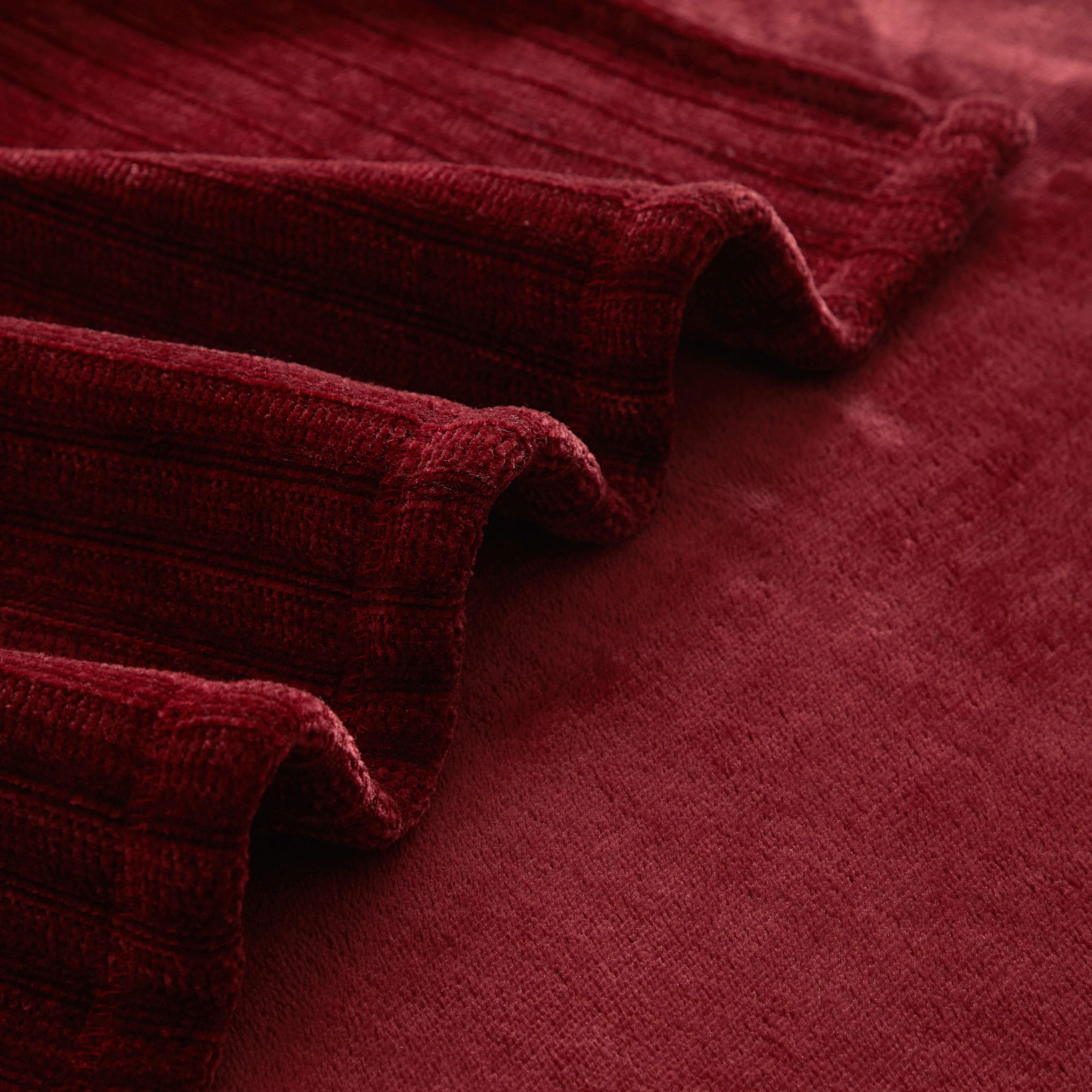 Mainstays Chenille Reverse to Plush Throw, Luscious Merlot, 50 in x 60 in