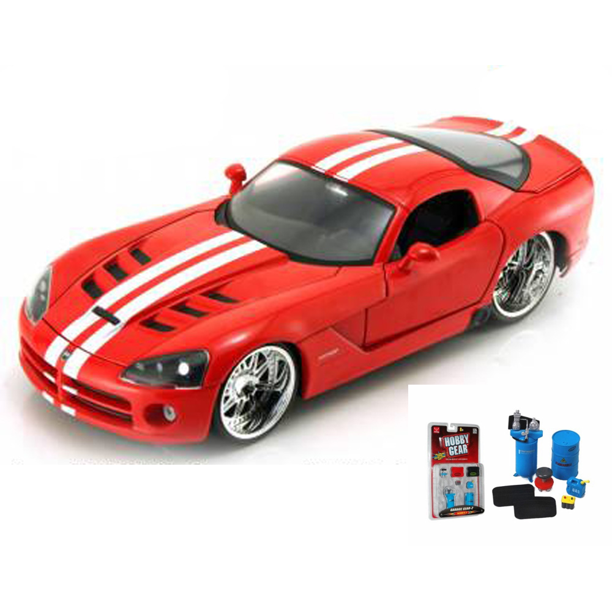 Diecast Car & Garage Diorama Package Dodge Viper SRT10, Red Jada
