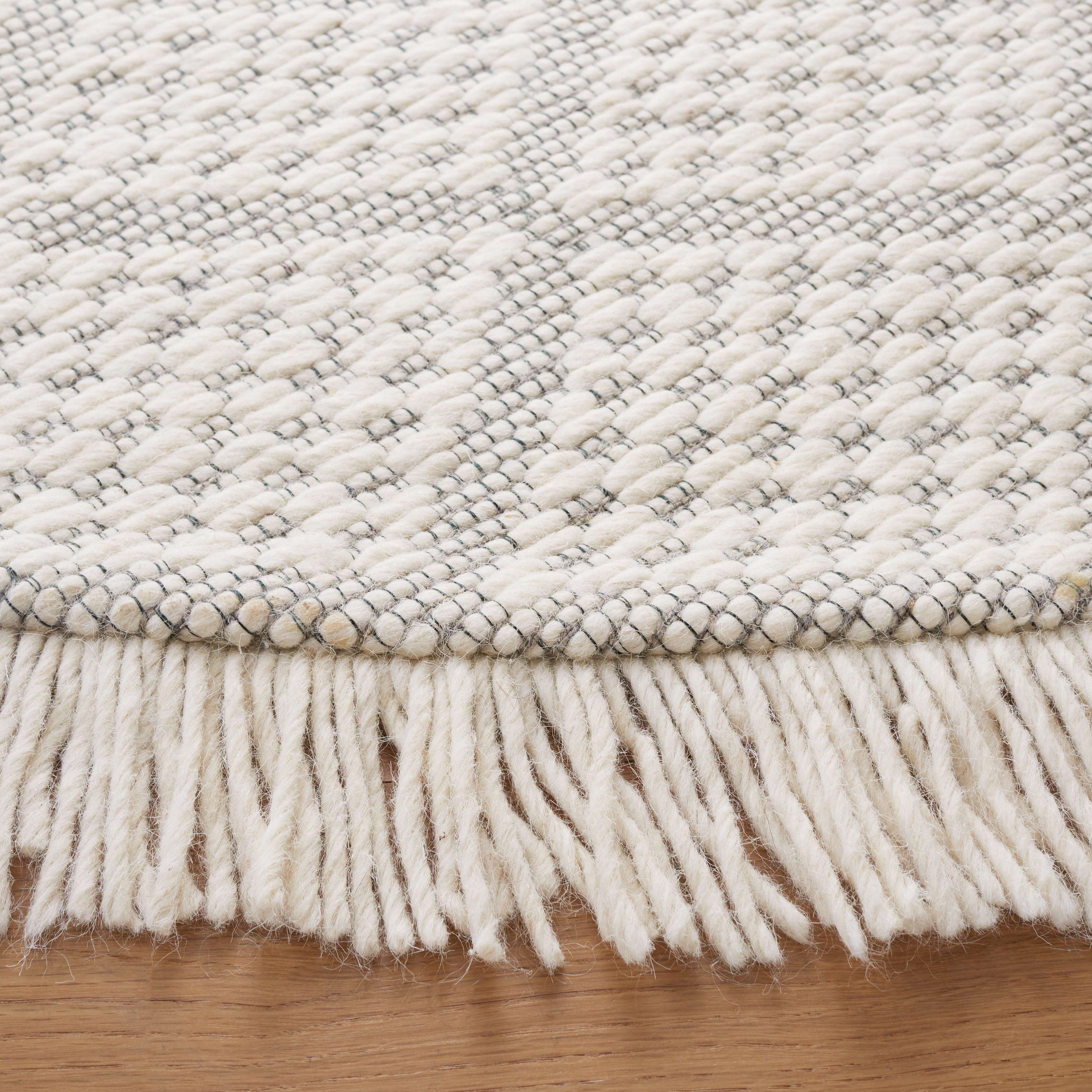 SAFAVIEH Natura Ulric Diamond Area Rug, Ivory/Grey, 6' x 6' Round