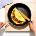 thumbnail image 4 of Volteador para Omelet Pequeño de Silicona OXO Good Grips, 4 of 5