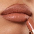thumbnail image 2 of Labial Charlotte Tilbury Matte Revolution de Larga Duración, 2 of 8