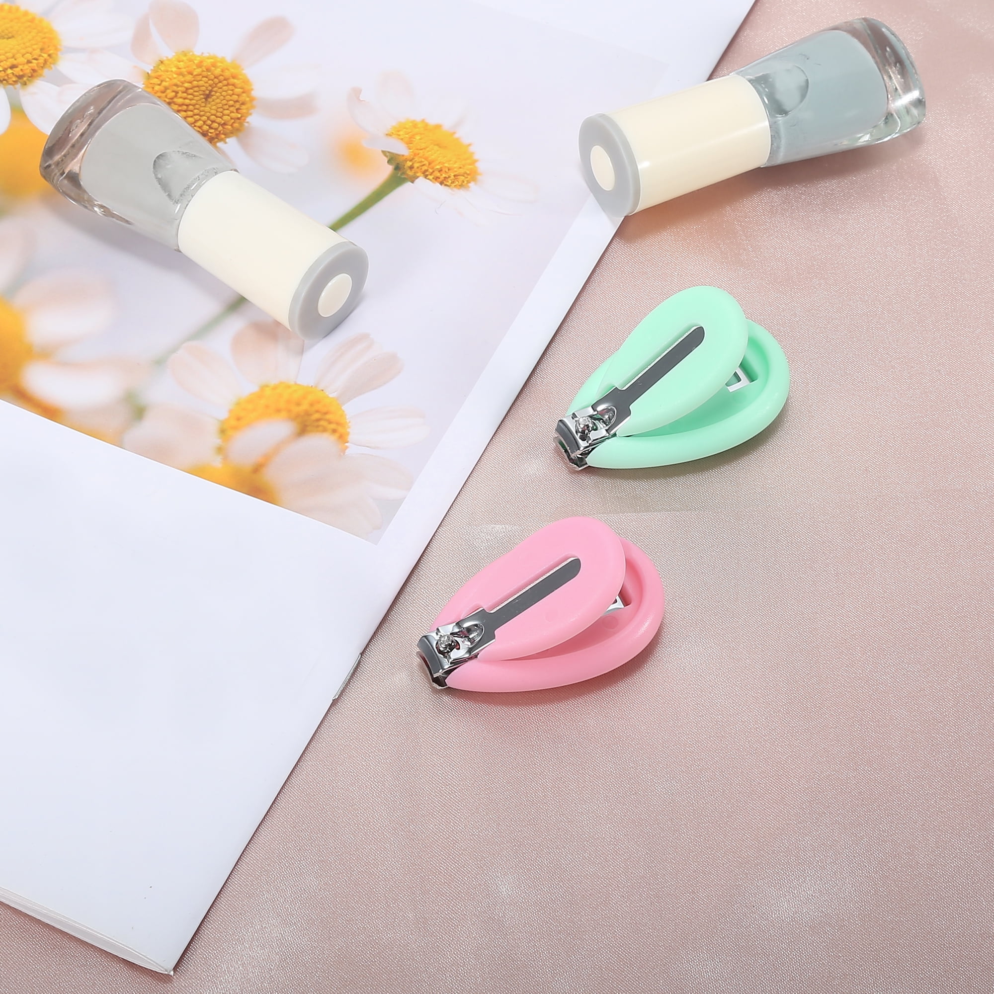 Unique Bargains Portable Round Toenail Clippers 2.01"x1.26"x0.51" 1 Pc Green