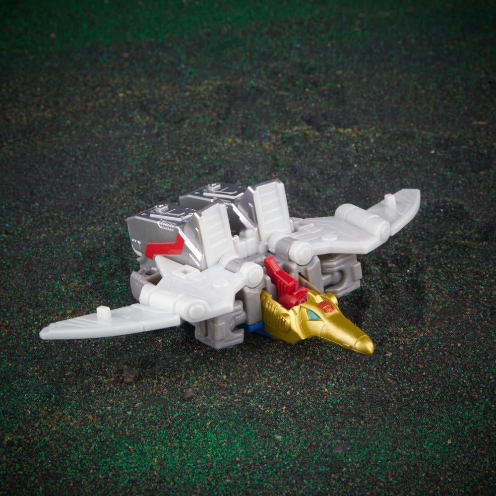 Transformers Legacy Evolution Converting Action Figure, Plastic Multicolor, 7.5'' x 3.75''