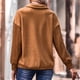 thumbnail image 3 of Blusa de mujer con escote en V, mangas largas y detalle de hombros caídos con cremallera en tonos caramelo, 3 of 5