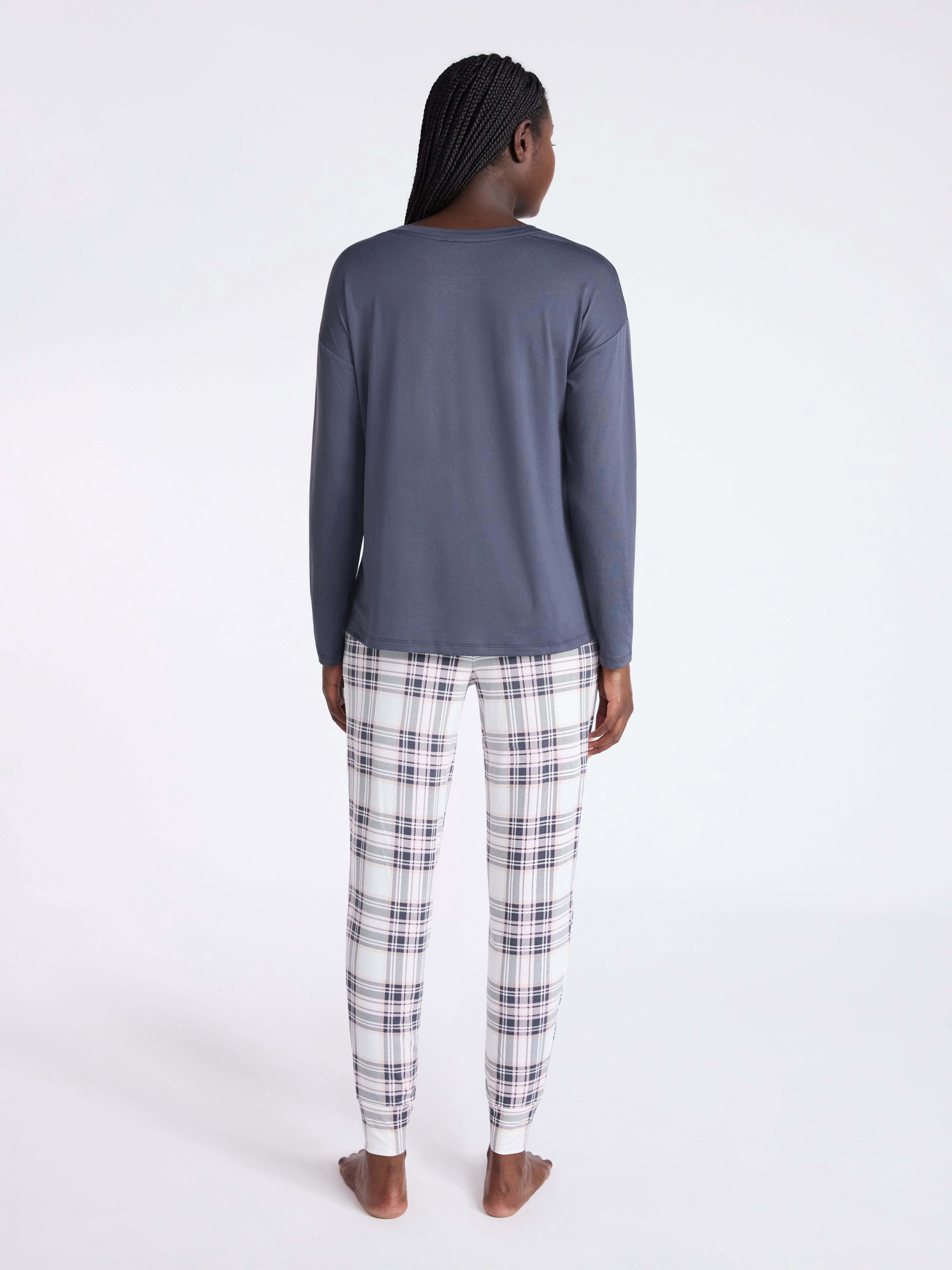 Joyspun Women's Dreamy Soft Collection Long Sleeve Sleep Top and Joggers Pajamas Set, 2-Piece, Sizes XS-3X