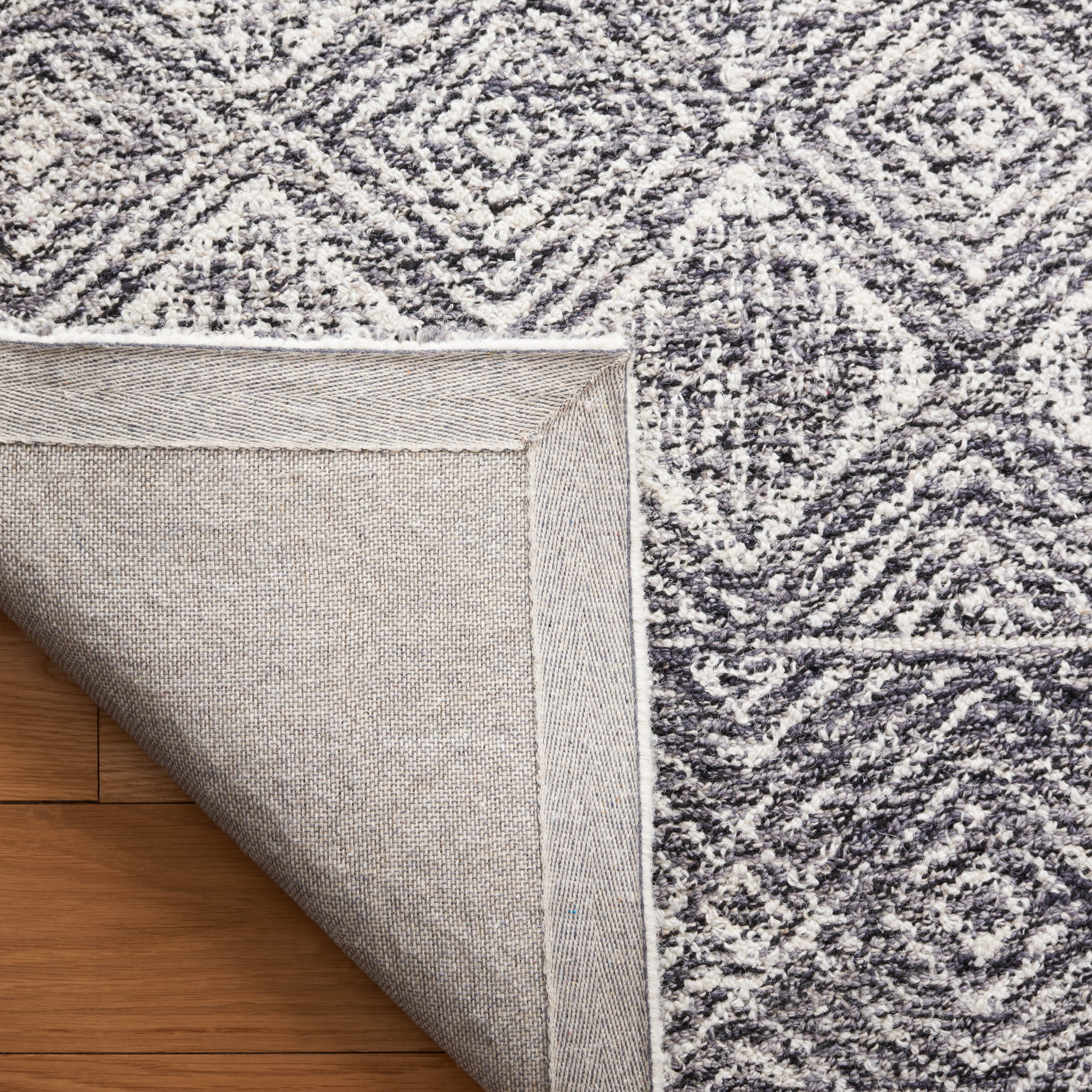 SAFAVIEH Ebony Addie Floral Runner Rug, Charcoal/Ivory, 2'3" x 9'