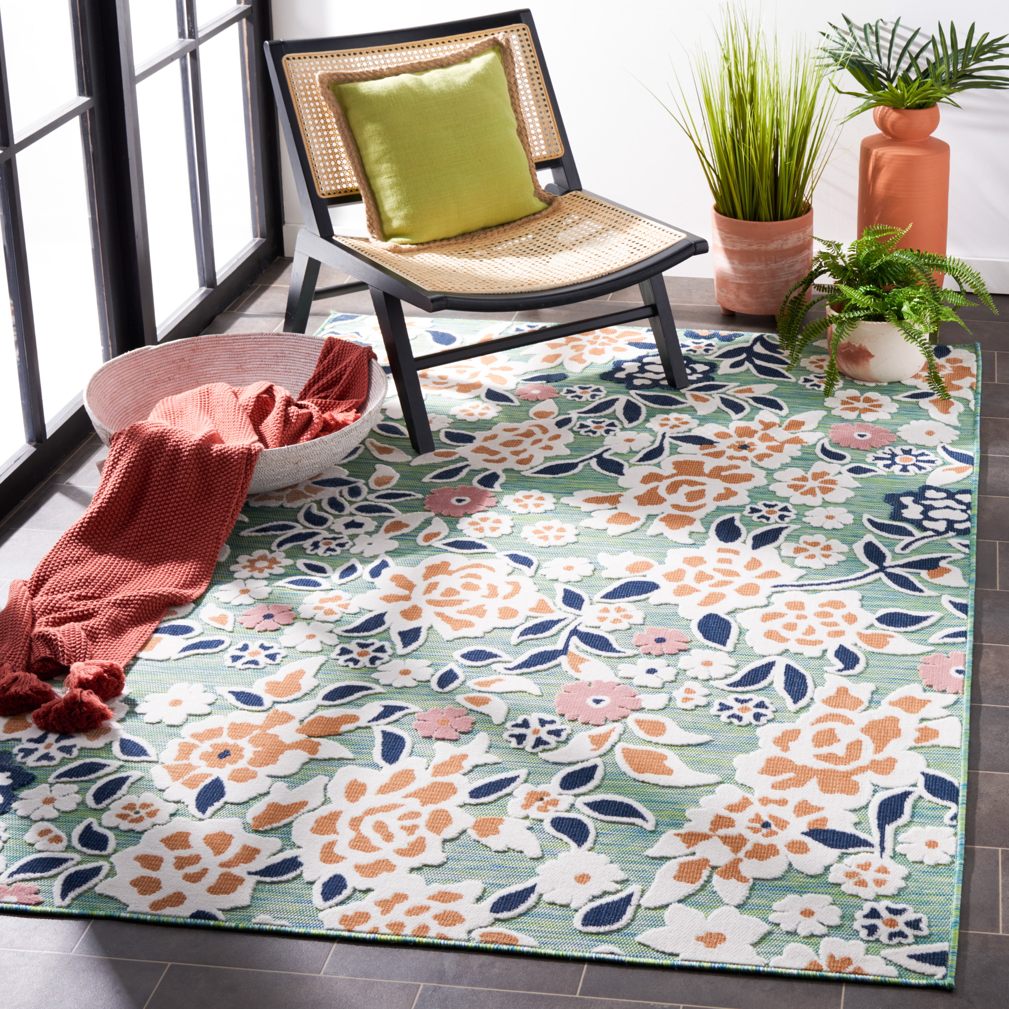 SAFAVIEH Cabana Tobias Floral Indoor/Outdoor Area Rug, Green/Navy, 5'1" x 7'6"