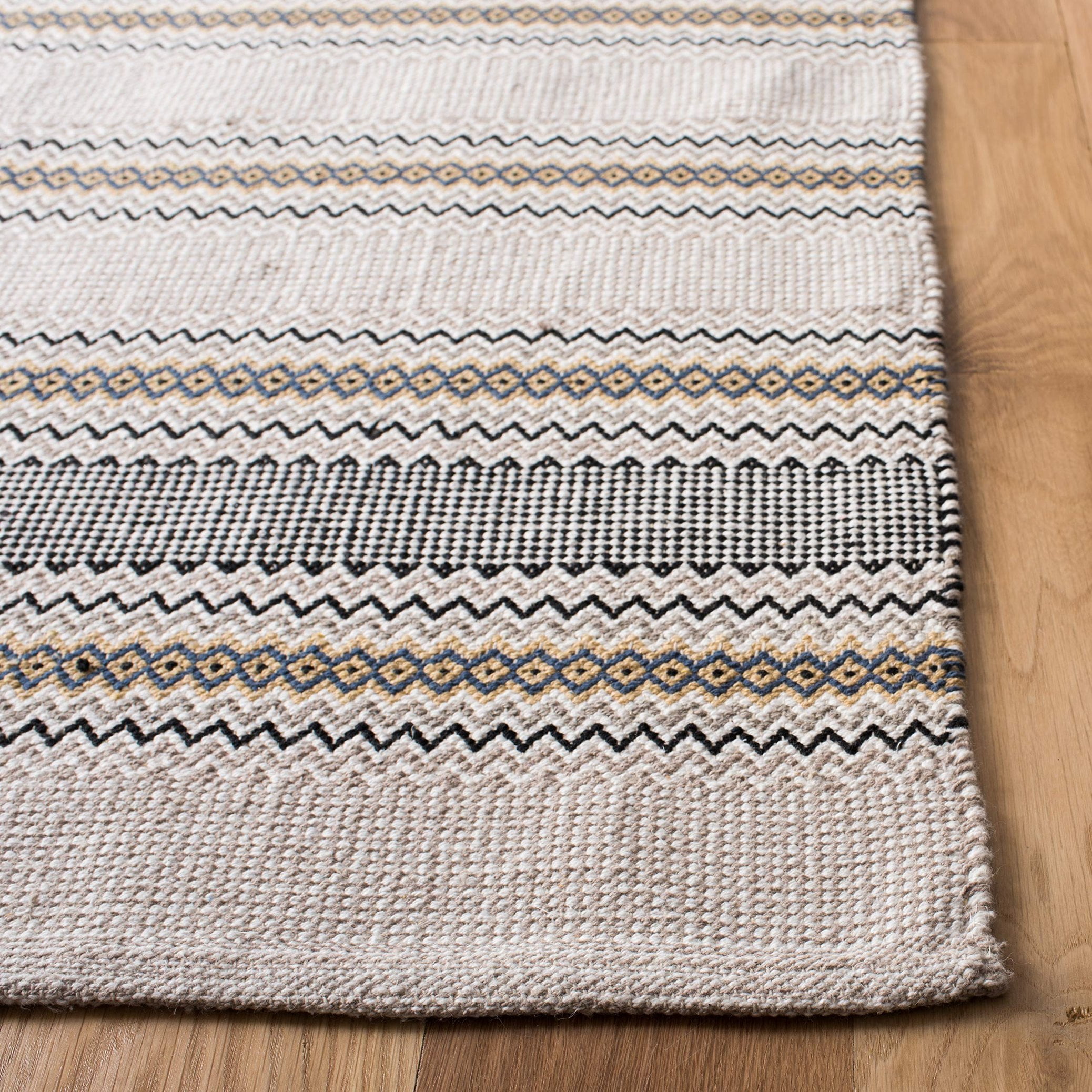 SAFAVIEH Montauk Spots Geometric Striped Cotton Area Rug, Blue/Beige, 4' x 6'