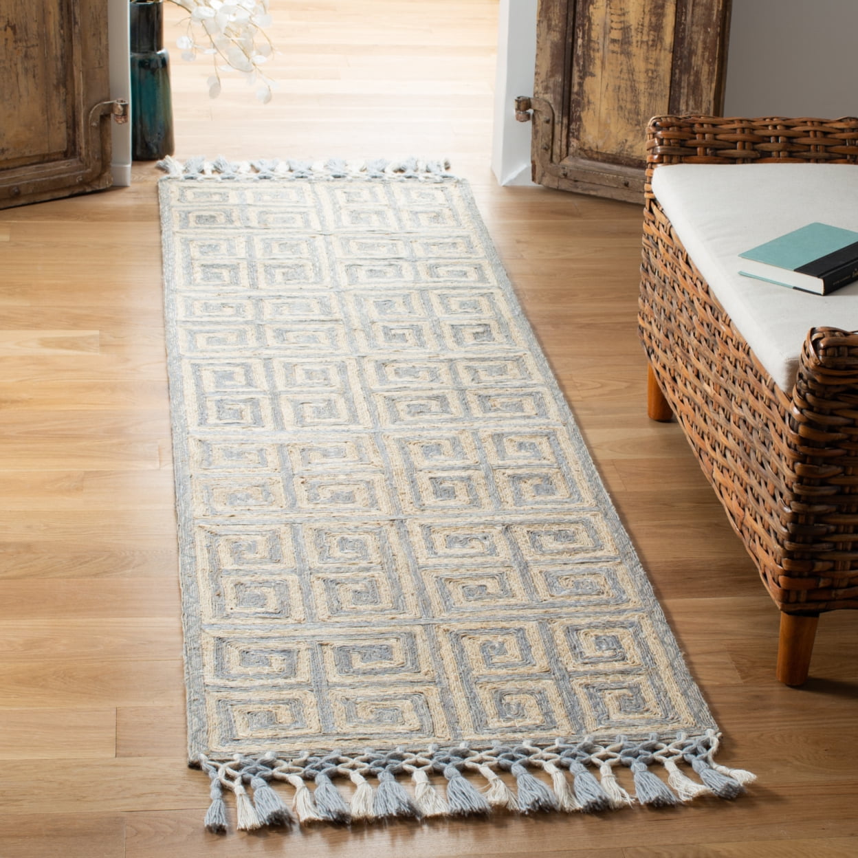 SAFAVIEH Sahara SAH410F Handmade Grey / Beige Rug