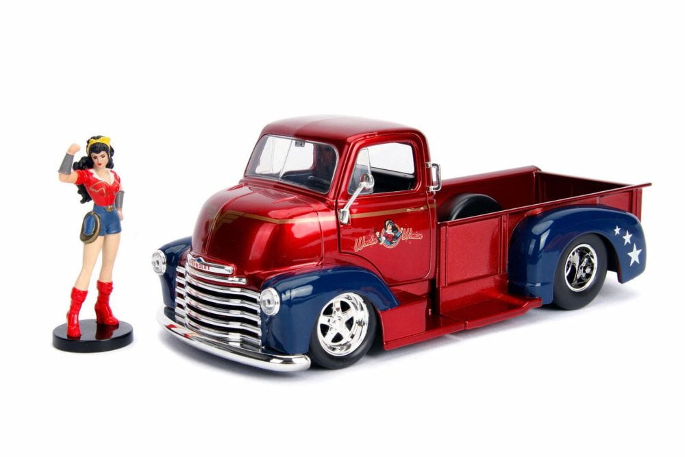 大人気 DC Comics Bombshells Wonder Woman & 1952 Chevy COE Pickup ミニカー