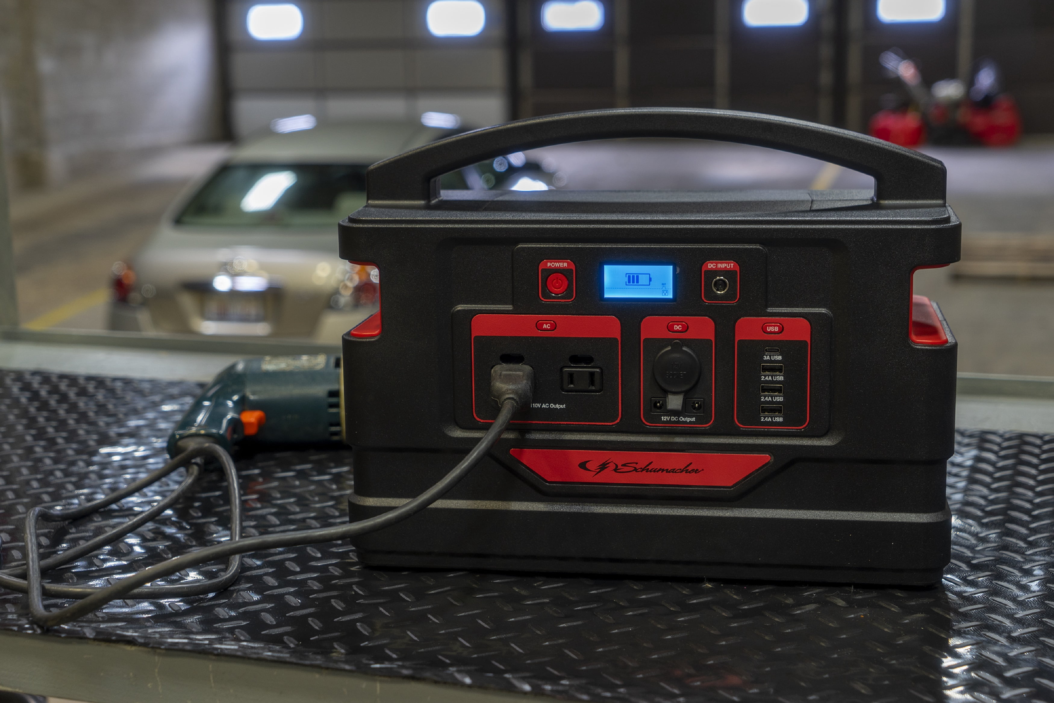 Schumacher SL1467 880WH Lithium Portable Power Generator