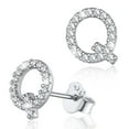 thumbnail image 1 of Pendientes pequeños de plata esterlina Silvora con inicial de circonita cúbica letra Q regalo de cumpleaños Navidad, 1 of 8