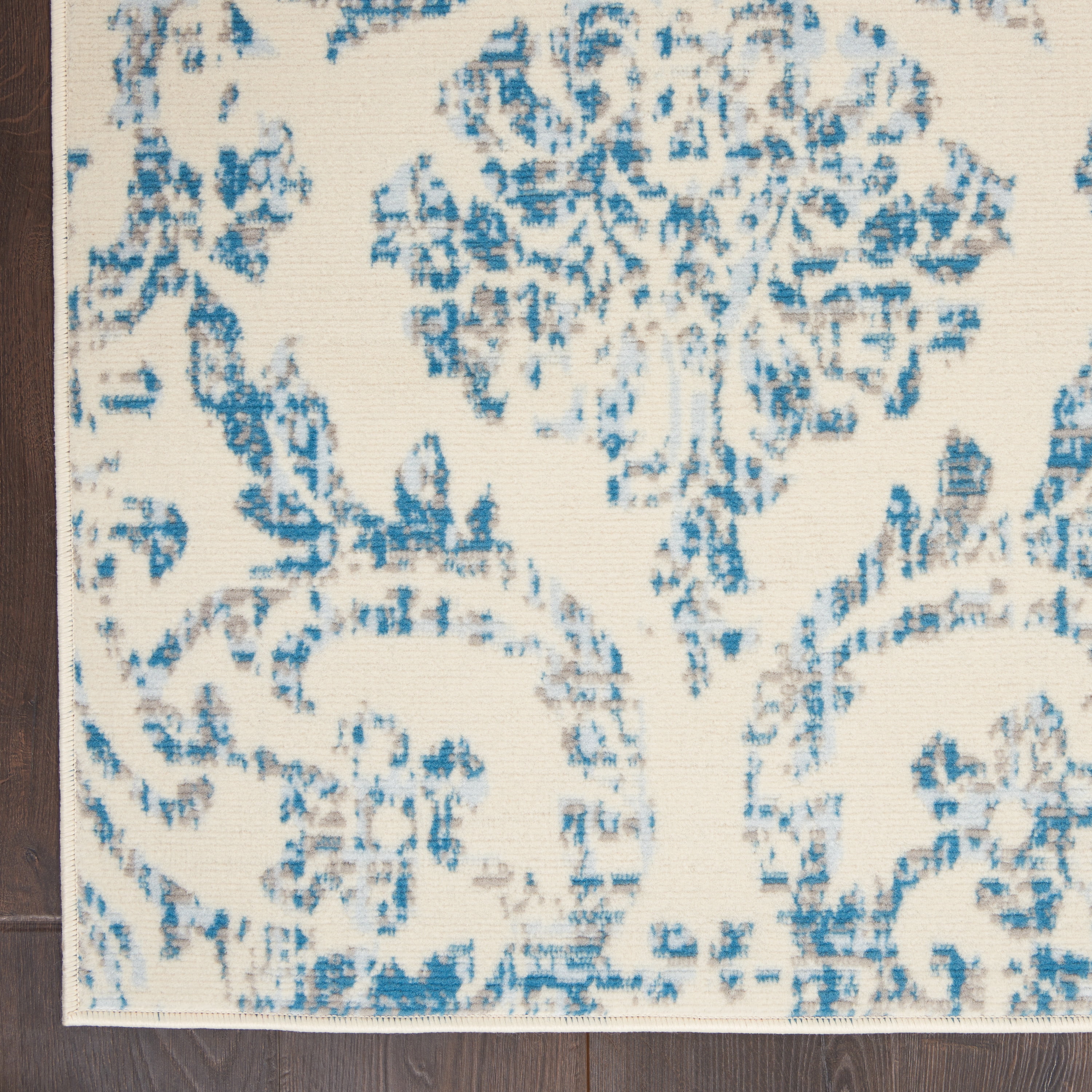 Nourison Bliss Vintage Farmhouse Ivory/Blue 4' x 6' Area Rug, (4' x 6')