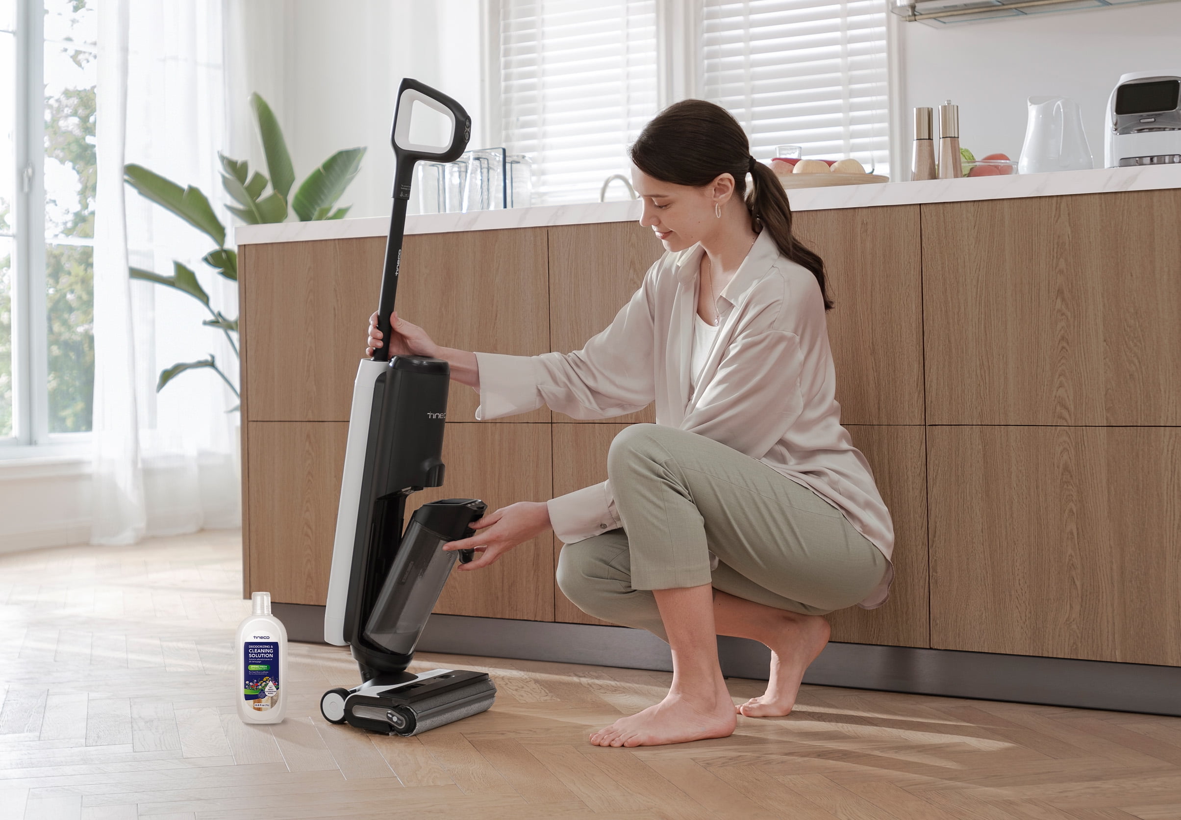 Tineco Multi-Surface Cleaning Solution, Spring Fresh, For All Hard Floors, Odor Eliminator & Pet Stain Removal, Best Paired with Tineco Machines, 33.8 Ounces