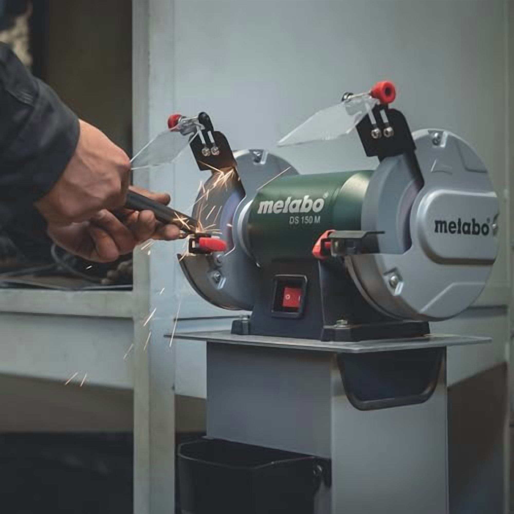 Metabo 6-Inch Shop Bench Grinder | 370 W | 3.4 Amp | Adjustable Eye Shield and Spark Deflectors | 3-Year Limited Warranty | DS 150 M CA3
