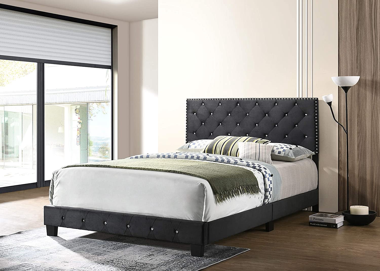 Glory Furniture Suffolk Queen Bed in Black Color
