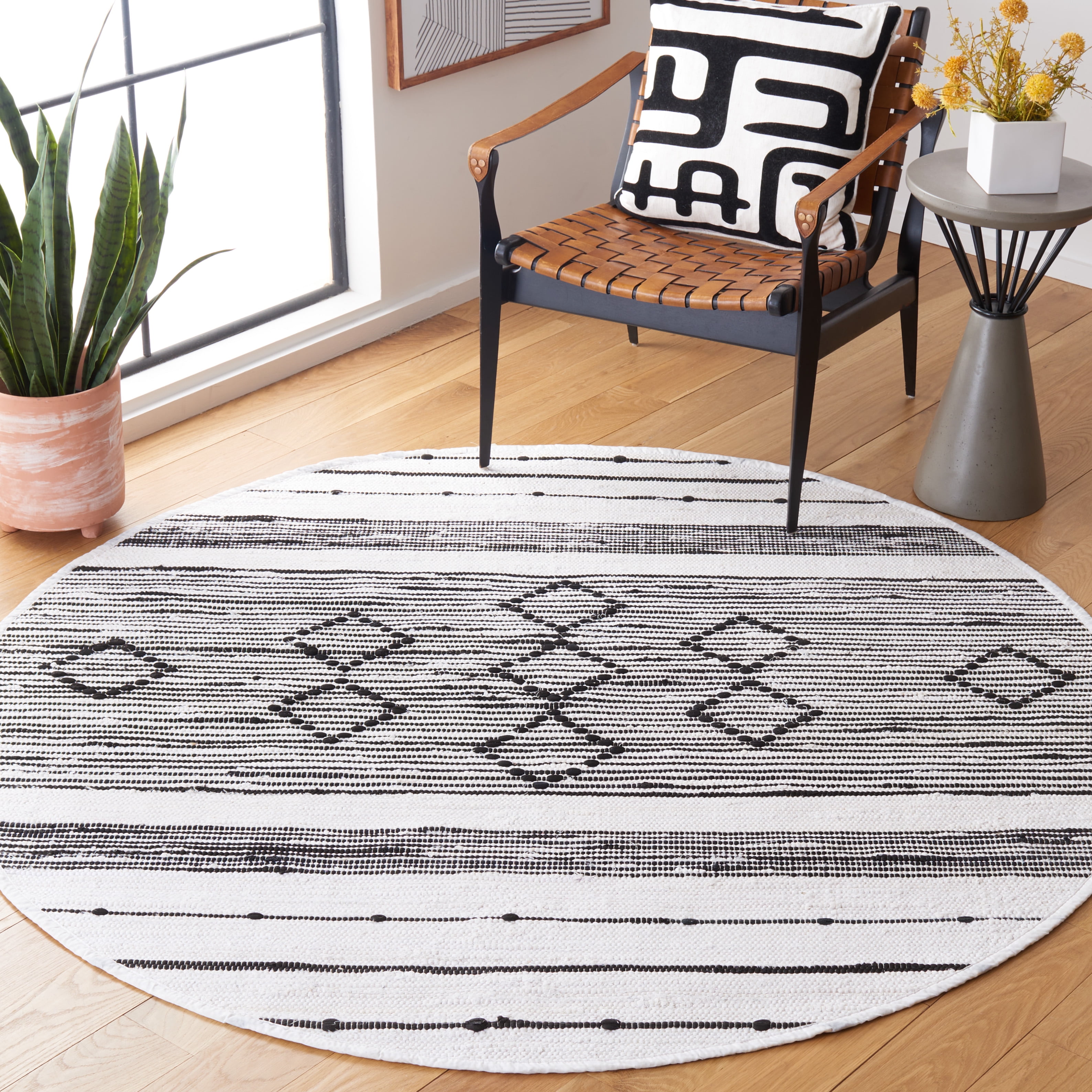SAFAVIEH Striped Kilim Kalysta Striped Cotton Area Rug, Ivory/Black, 6' x 6' Round