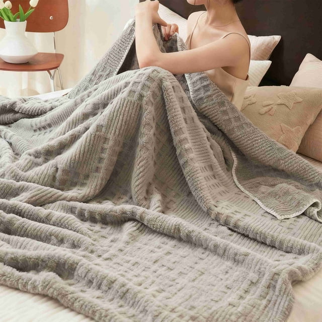 Manta de forro polar de terciopelo de leche | Manta de poliéster ultra suave de 59x79 pulgadas - Caqui, Verde, Rosa, Azul, Blanco, Gris • Doble filo, sin pelusa • Sofá, Cama, Viajes, Picnic