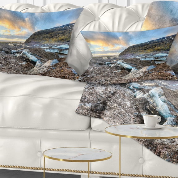 Designart Vatnajokull Glacier Trail Iceland - Seashore Throw Pillow - 12x20