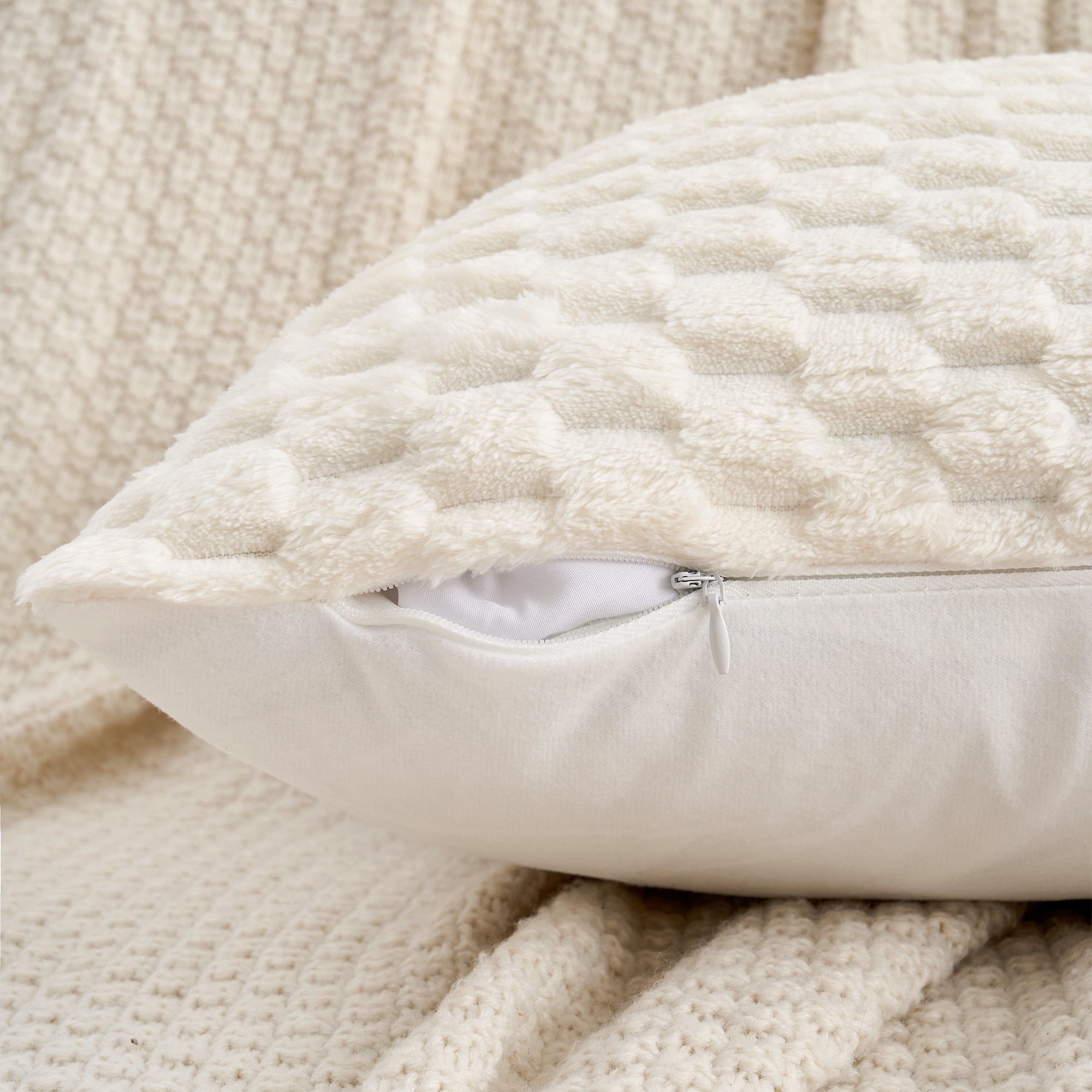 Unique Bargains 4 Pcs Pack of 4 Soft Fuzzy Plush Cushion Cover White 12" x 20"/22" x 22"
