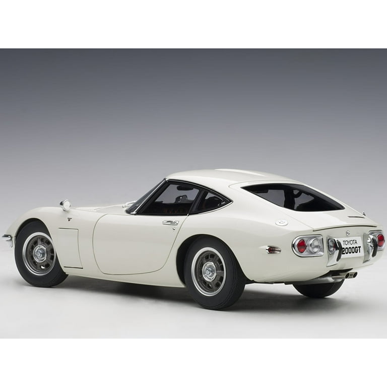 Toyota 2000GT Coupe RHD (Right Hand Drive) White 1/18 Model Car by