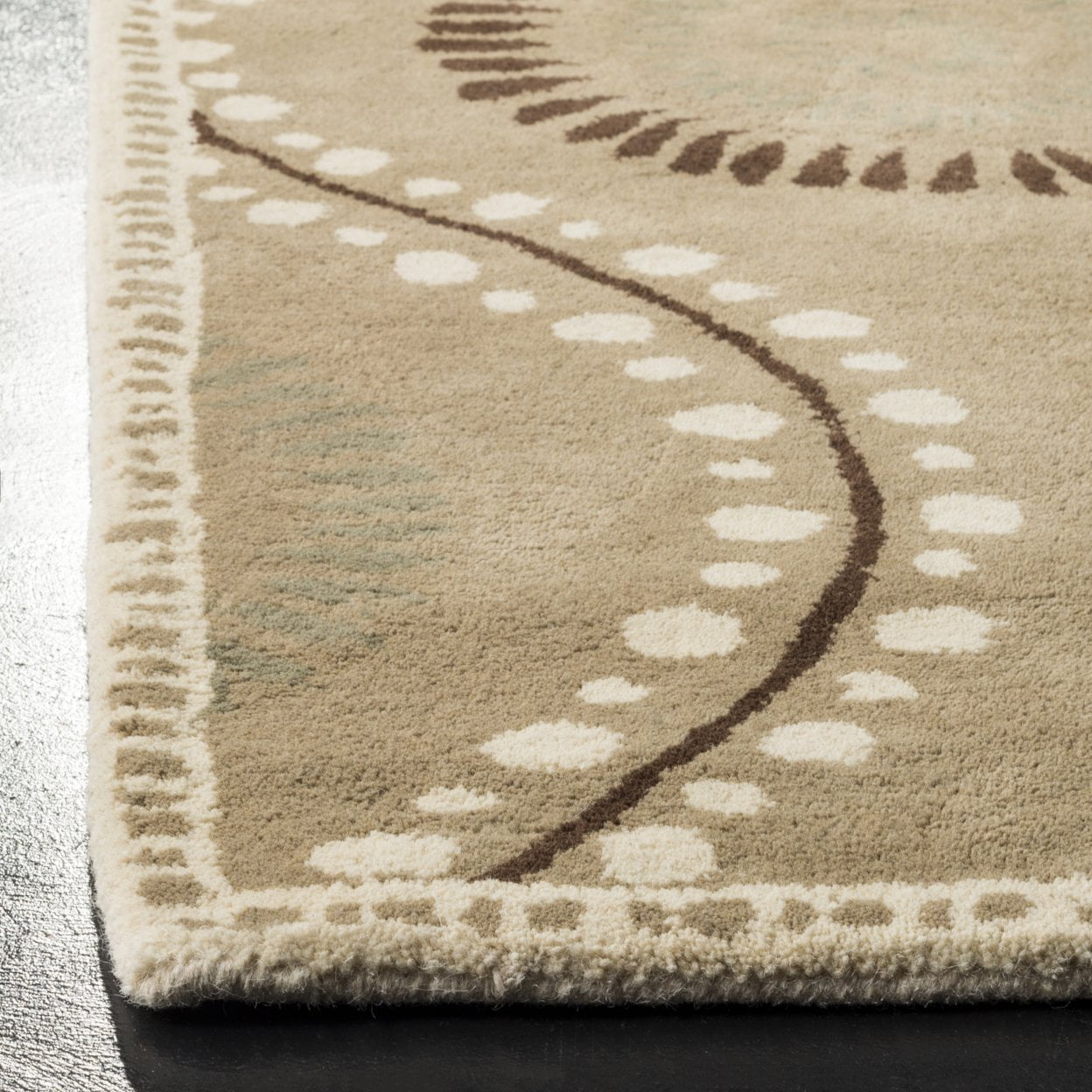 Safavieh MSR4532B Martha Stewart Alpca