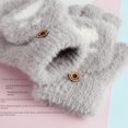 thumbnail image 4 of Guantes cálidos de invierno de doble propósito con forma de pata de oso y medio dedo para estudiantes adultos, 4 of 5
