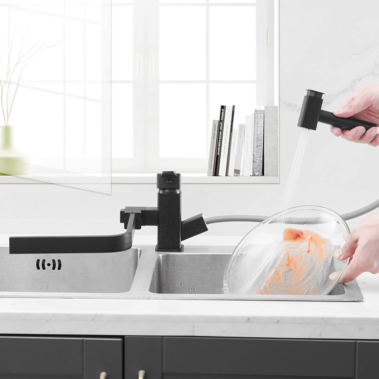 Kitchen Faucets Folding Inside Window Brass 360° Rotation Hot Water and Cold Water Single Hole Multifunction Spray Gun Kitchen Sink Faucets Black