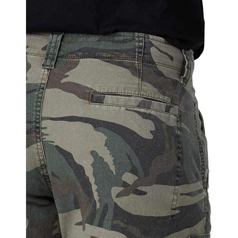 Wrangler Relaxed Raise Camo, Cargo Stretch Shorts (Men's 42 Wrangler Relaxed Raise Camo, Cargo Stretch Shorts (Men's 42