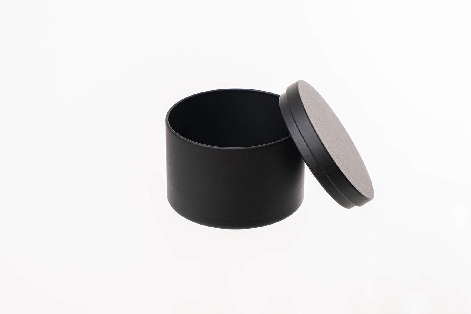 EOTW Candle Supply 8 oz. 24 Pack Empty Black Tin Jars, Ideal for Candle Making.