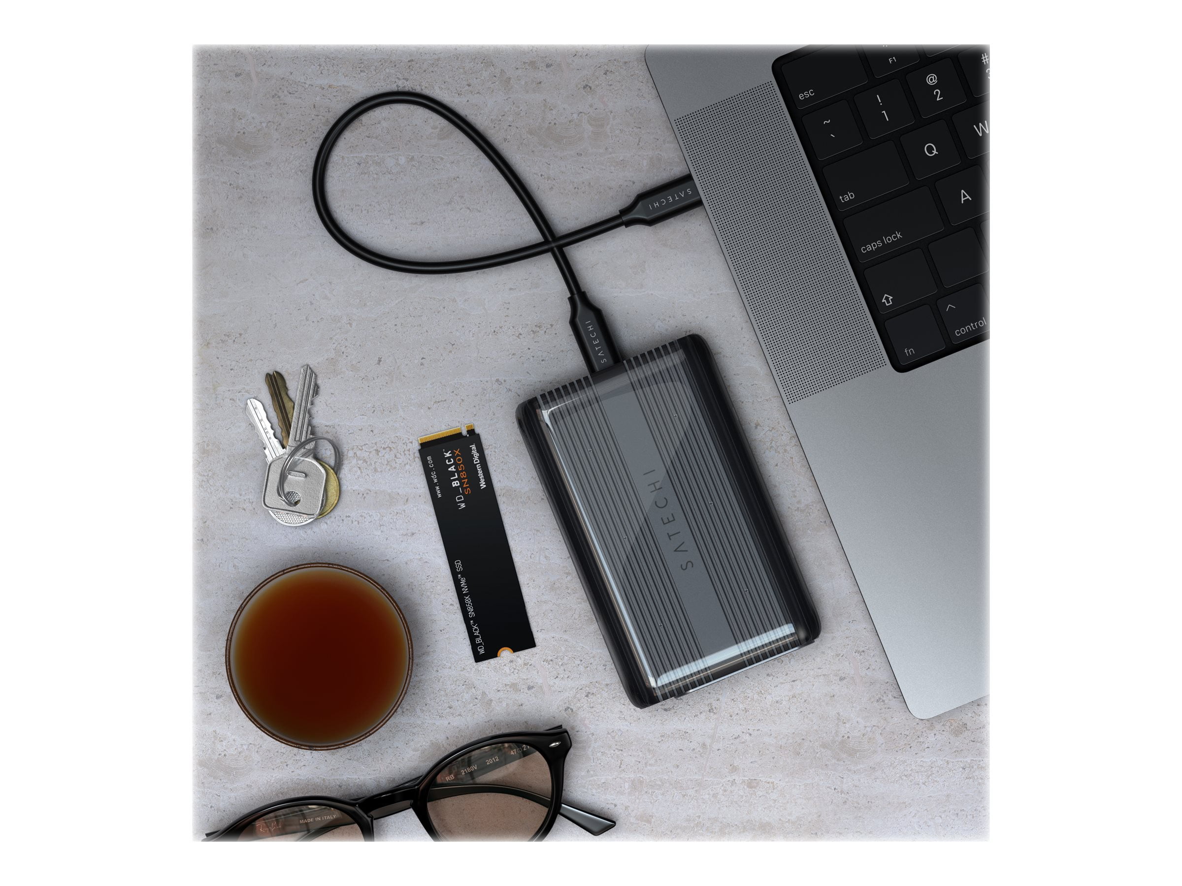 SATECHI USB4 NVMe SSD Enclosure 2TB SSD込 Amazon.com: Satechi M.2 Enclosure, USB4 NVMe SSD Pro
