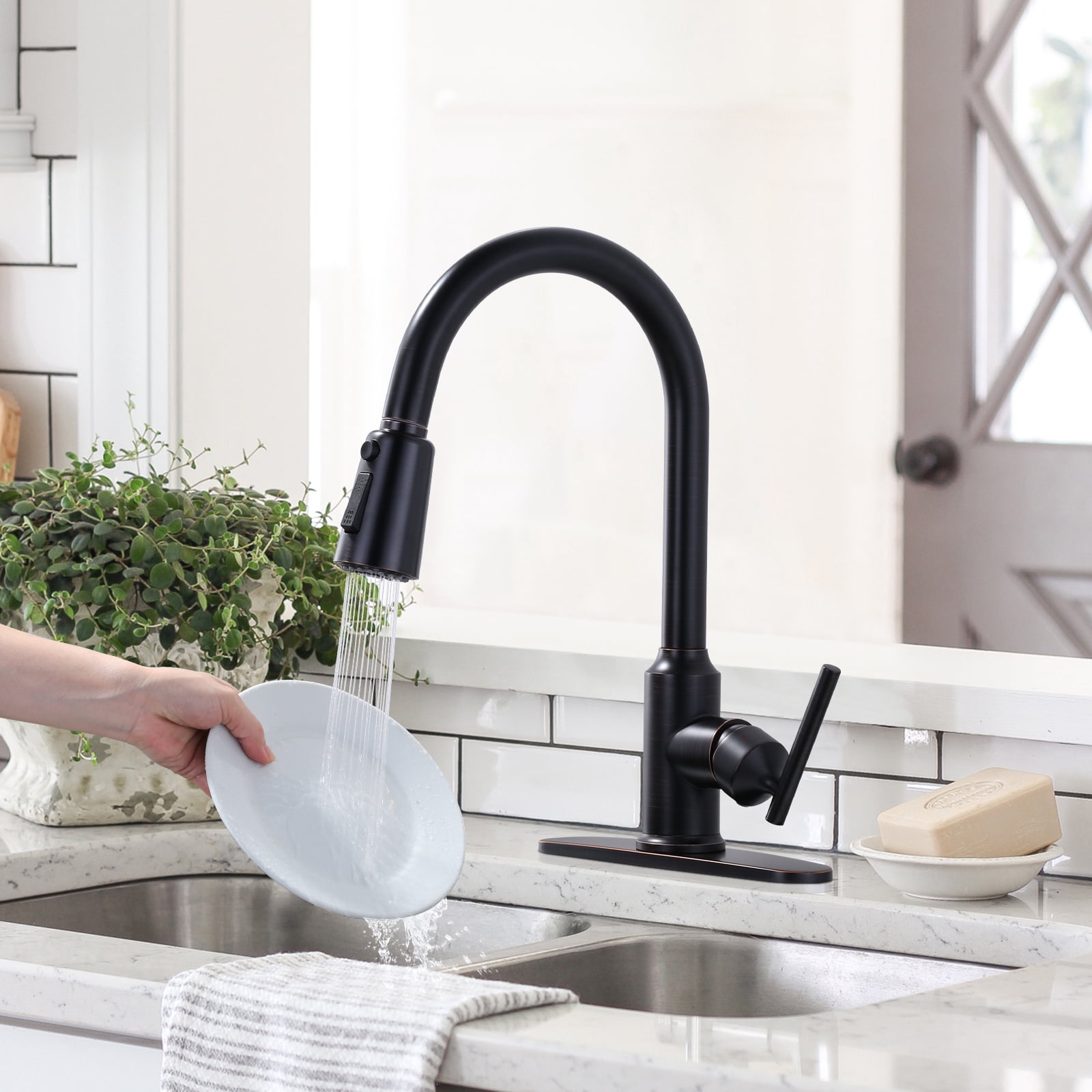 WOWOW Single Handle Kitchen Sink Faucet Oil Rubbed Bronze Kitchen Faucet with Pull Down Sprayer
