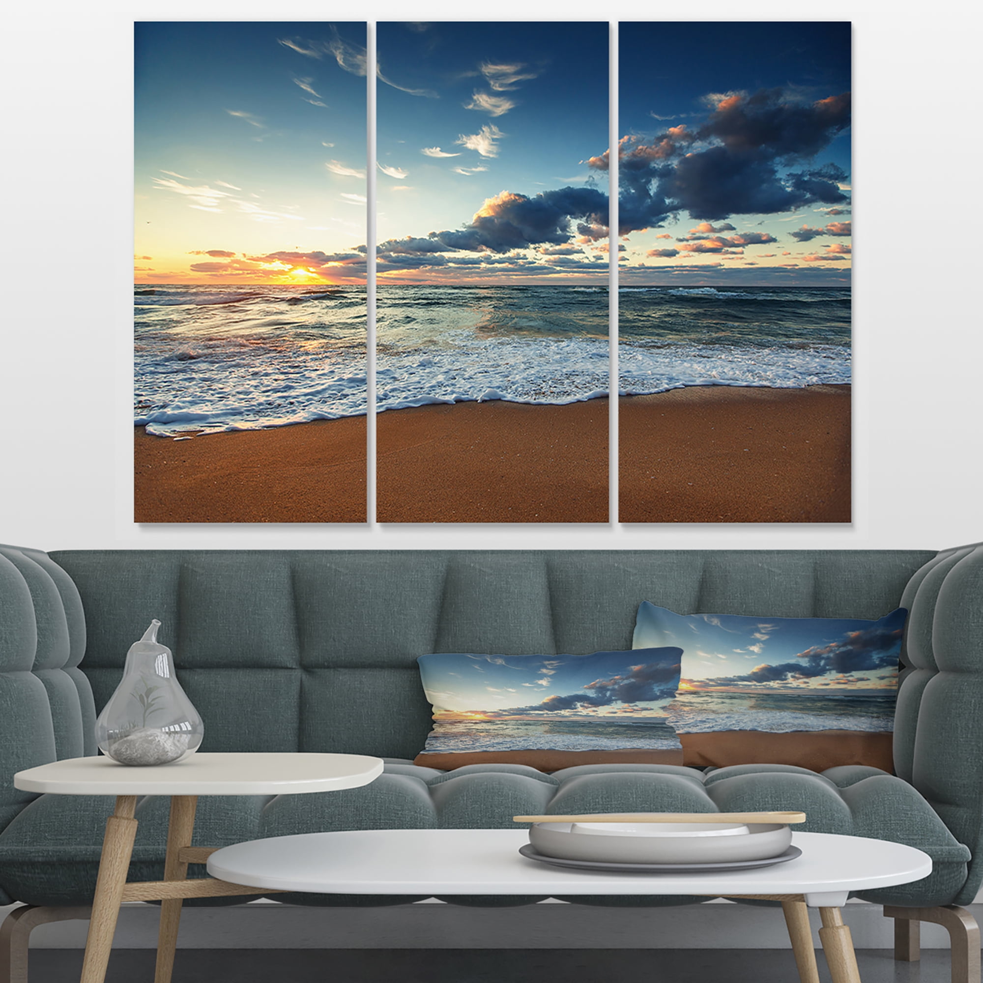 Designart 'Sunrise and Glowing Waves in Ocean ' Seascape Canvas Art Print