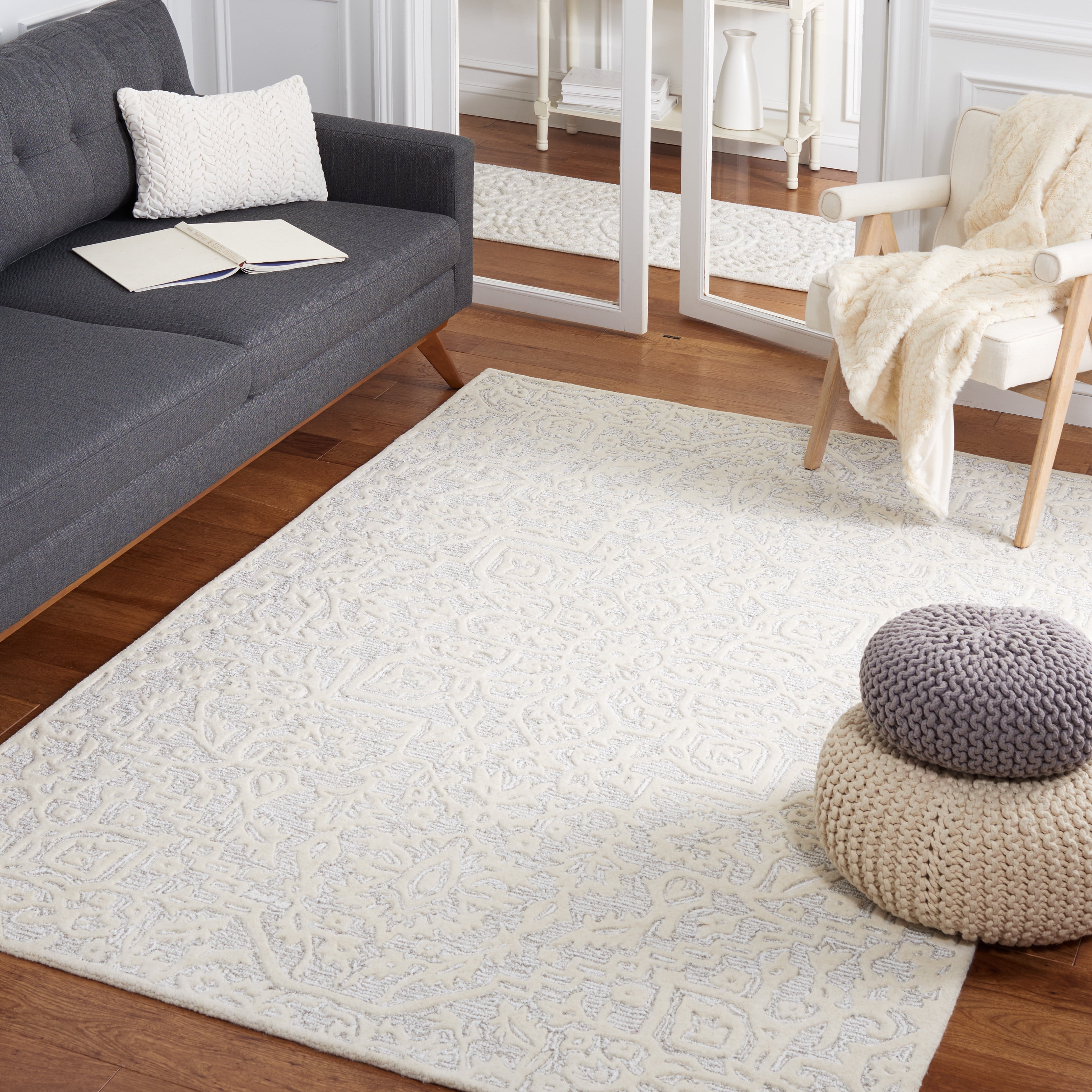 SAFAVIEH Antiquity Doroteja Oriental Area Rug, Silver/Ivory, 6' x 6' Square