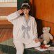 thumbnail image 1 of Conjuntos de pijamas de manga larga para mujer, ropa de dormir de satén para otoño, conjunto de Pijama para niña joven, ropa de casa para mujer, 1 of 4