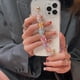thumbnail image 1 of Corea lindo amor corazón pulsera muñeca cadena caso para iphone 13 12 14 Pro Max MiNi 11 XR X XS 7 8 plus 6S SE3 cubierta suave transparente Tan Jianjun unisex, 1 of 2