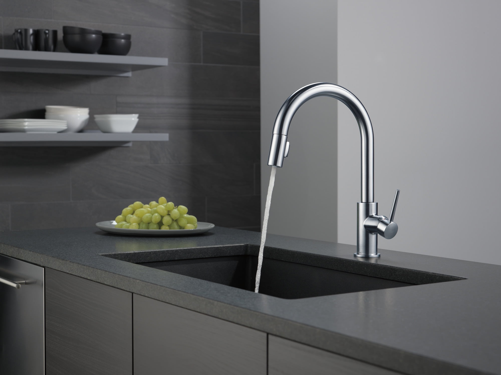 Delta Trinsic Single Handle Pull-Down Kitchen Faucet in Arctic Stainless 9159-AR-DST