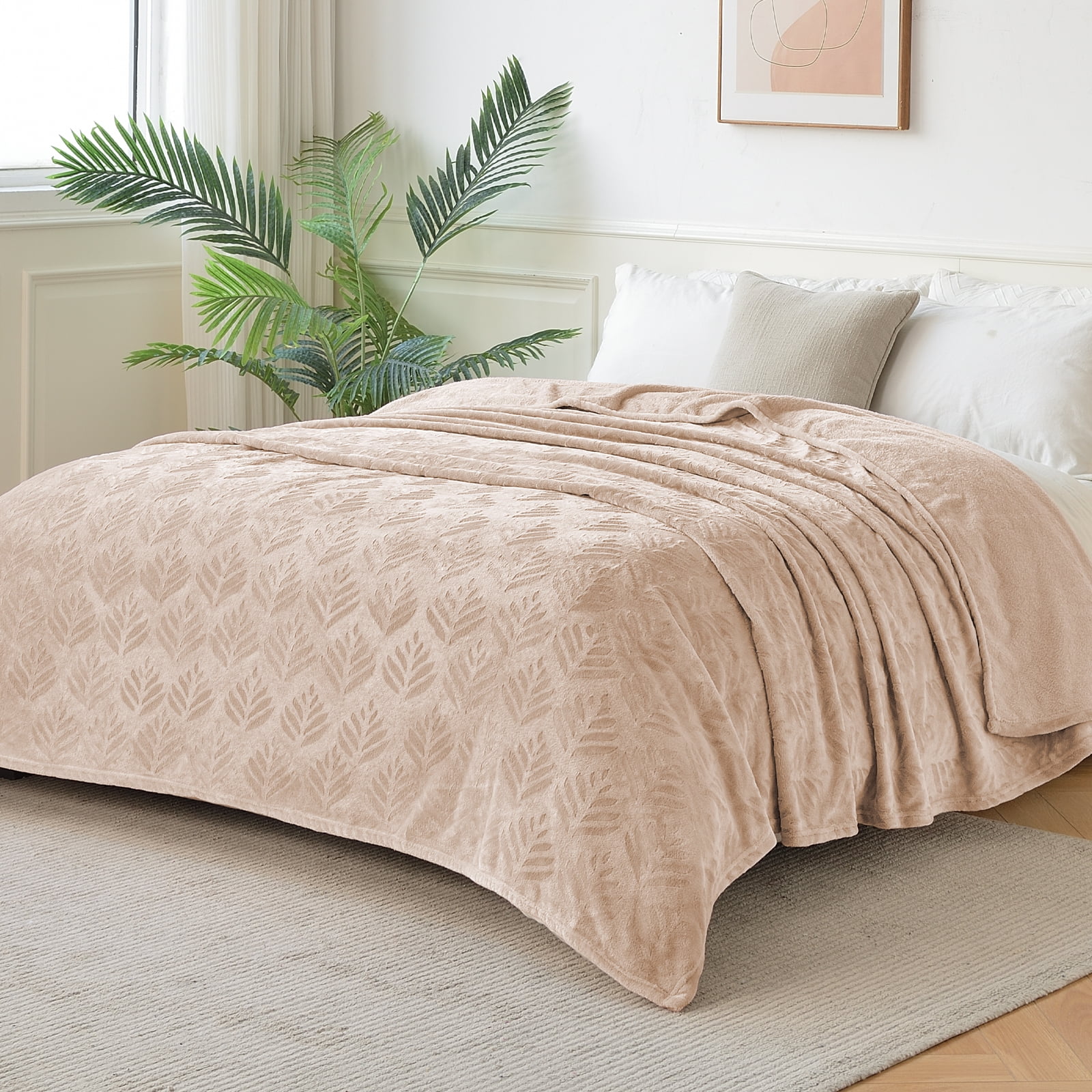 Exclusivo Mezcla Queen Size Fleece Blanket for Bed, Leaves Pattern Super Soft and Cozy Blankets, Plush Fuzzy Lightweight, Camel, 90"x90"