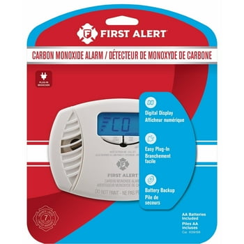 First Alert Dual-Power Plug-In Carbon Monoxide Detector with Battery Backup and Digital Display CO615A