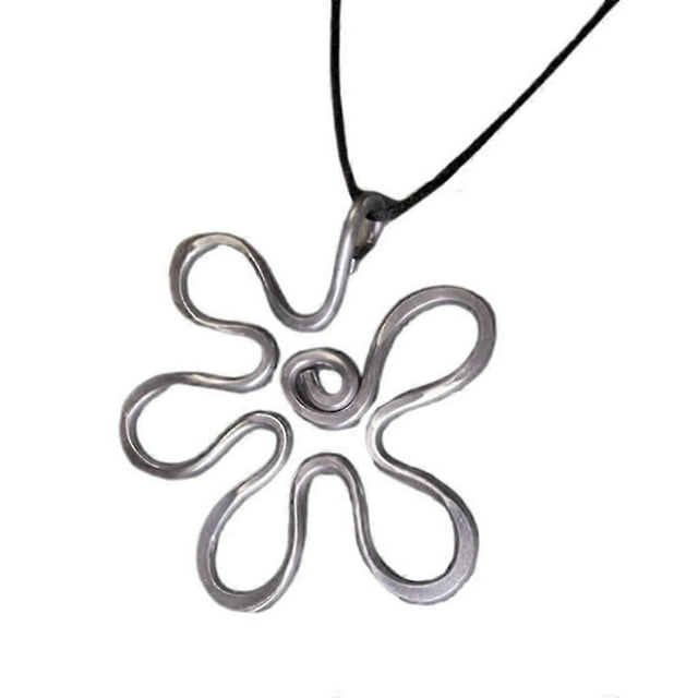 Boho Hollow Metal Flower Necklace Big Flower Clavicle Chain Pendant Necklace
