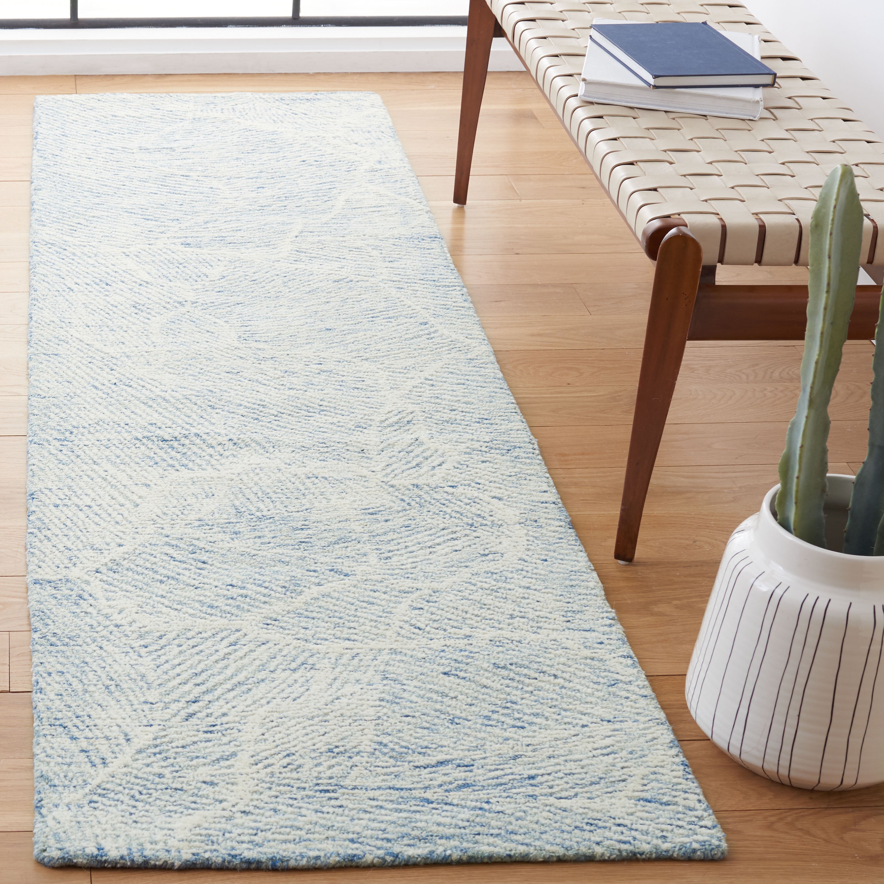 SAFAVIEH Metro Patricia Distressed Runner Rug, Blue/Ivory, 2'3" x 8'