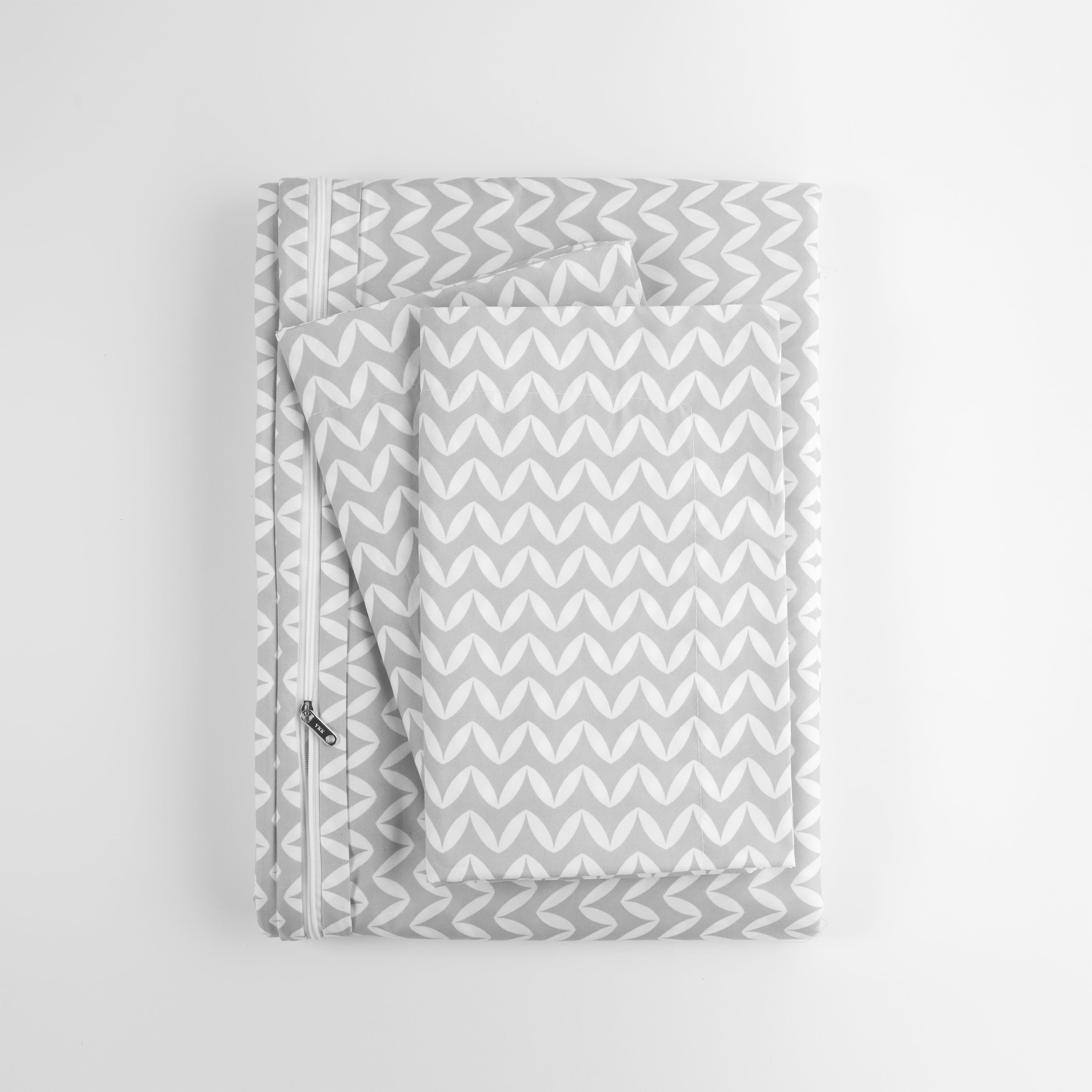 Noble Linens Light Gray Puffed Chevron Print 3-Piece Duvet Cover Set, King/Cal king
