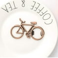 thumbnail image 4 of Abridor de botellas de bicicleta MODERNO - Decoración de bicicletas - Regalo de cumpleaños para ciclistas, hipsters y amantes de las bicicletas - Abrebotellas de bicicletas en una linda caja de, 4 of 4