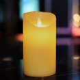 thumbnail image 4 of Luces de velas LED, juego de velas decorativas de 15 cm, vela sin llama de 300 horas con control remoto de 10 botones. Llama LED intermitente, hecha de cera auténtica en color marfil., 4 of 5