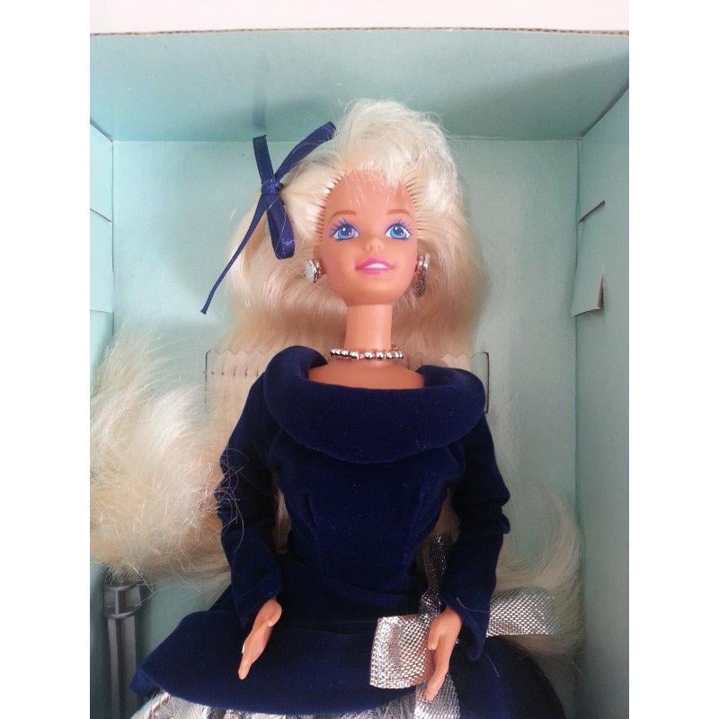 Details about   Winter Velvet Barbie Doll Special Edition First in a Series 1995 Avon Exclusive