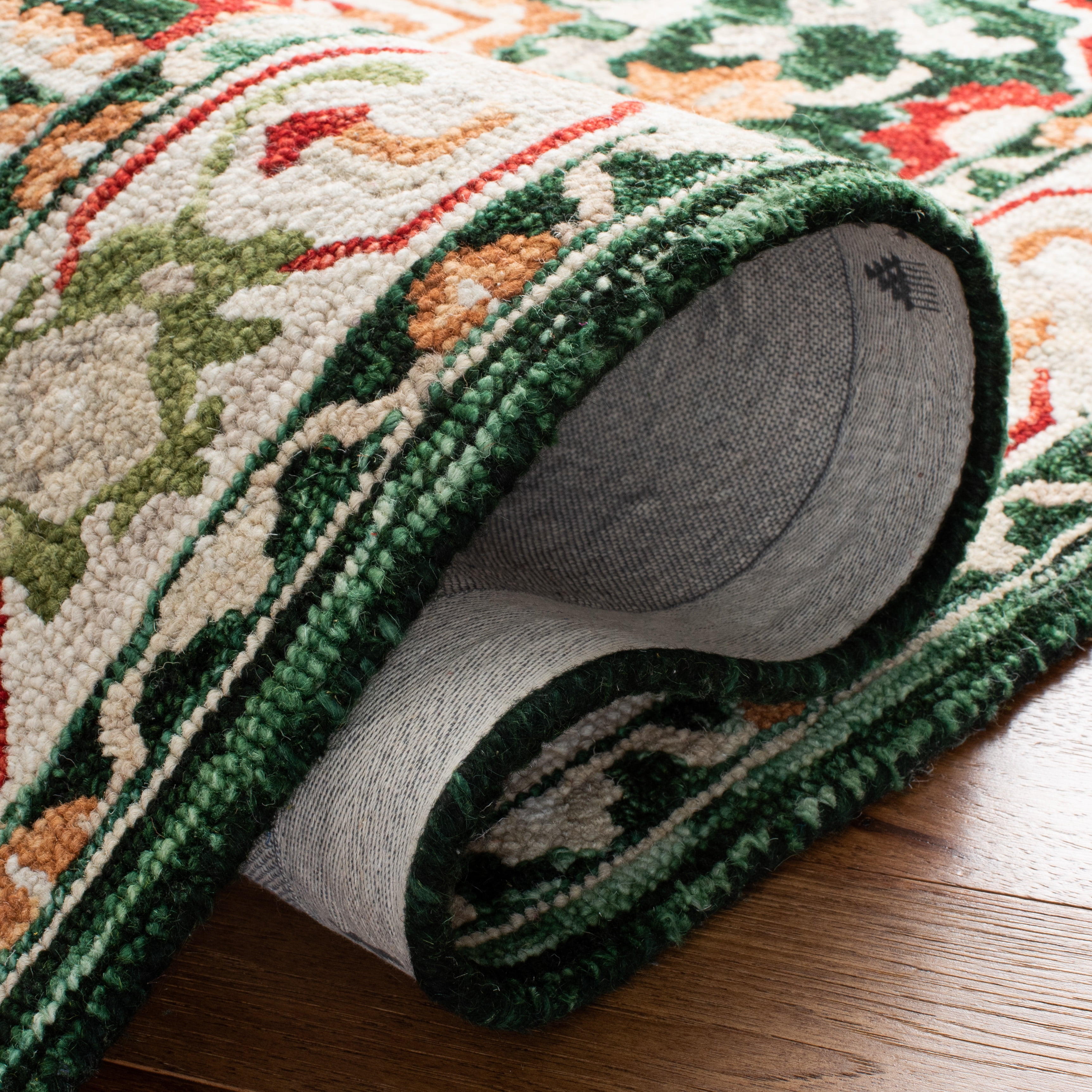 SAFAVIEH Aspen Coco Southwestern Wool Area Rug, Green/Red, 7' x 7' Square