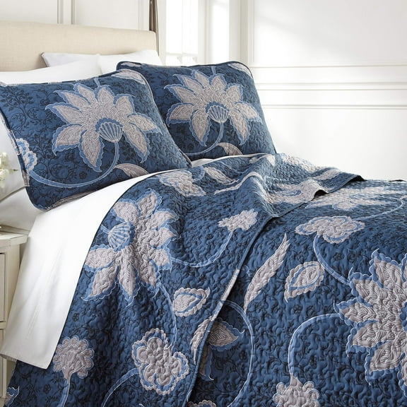 Grand Floral Pinted Quilt Set by SouthShore Fine Linens