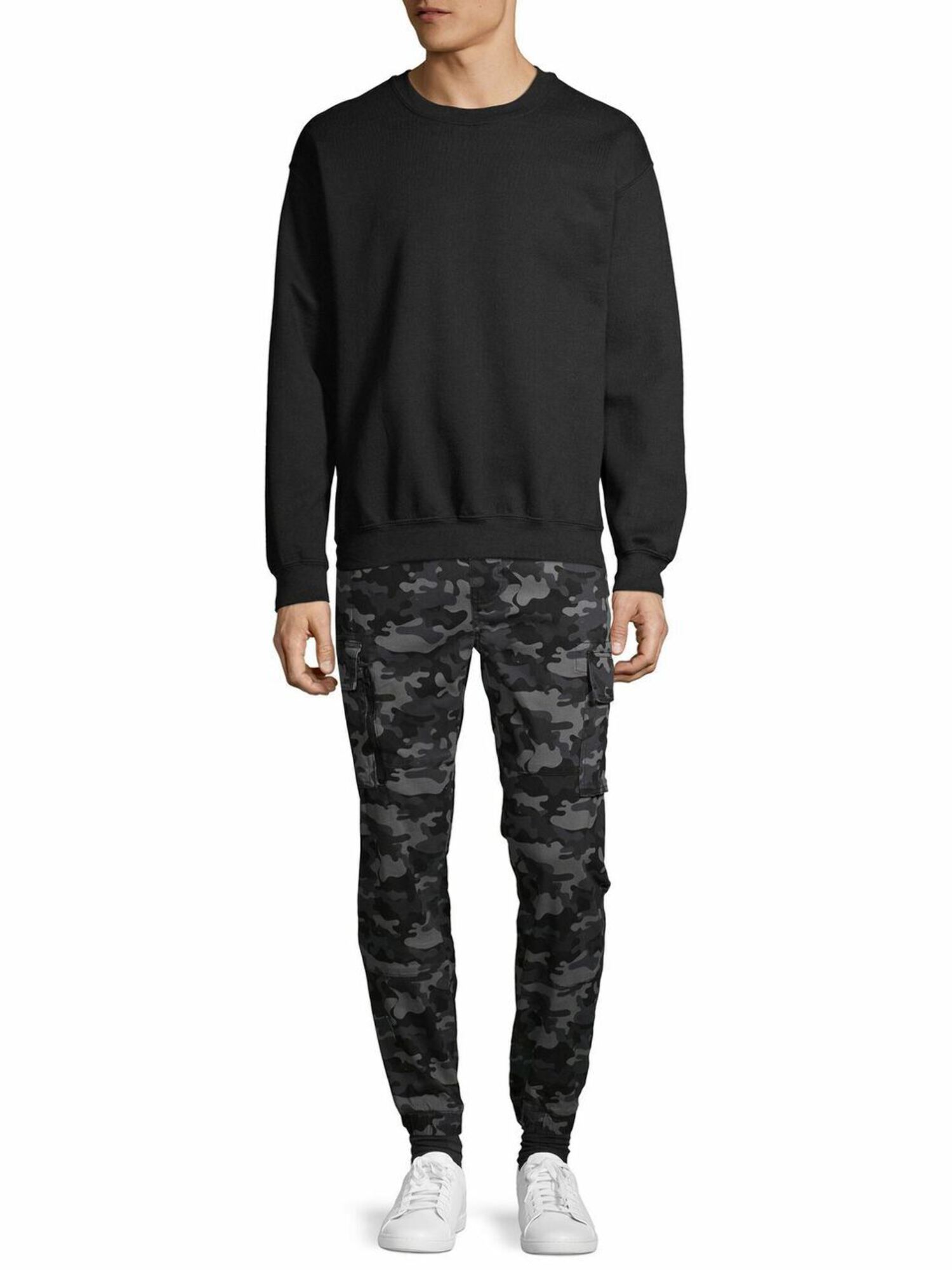 Gildan Adult Heavy Blend Fleece Crewneck Sweatshirt photo 4